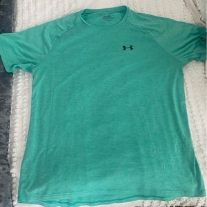 Under Armour workout shirt in great condition!